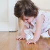 Comment encourager bébé à ramper ? Conseils et astuces
