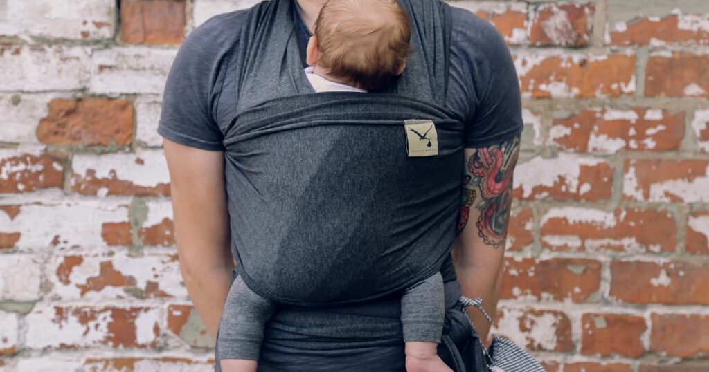Comment porter bébé sans faire de nœuds : Guide pratique