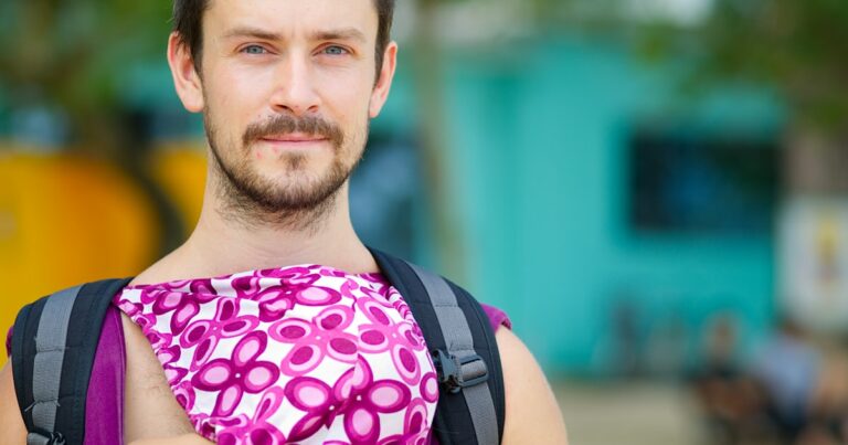 Sling ou Porte-Bébé Physiologique : Lequel Choisir pour Votre Enfant ?